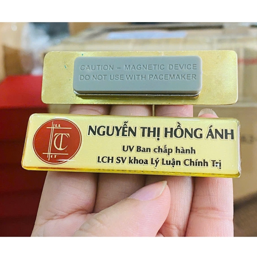 Bảng tên cài áo doanh nghiệp