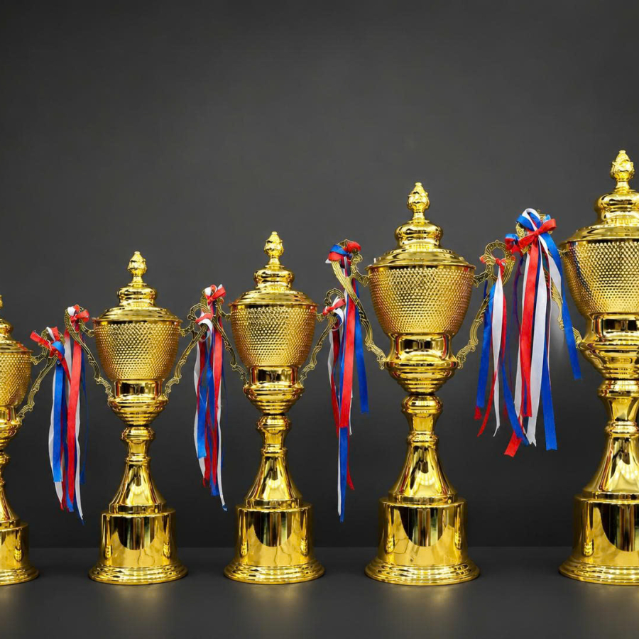 CUP KIM LOẠI - CUP BÓNG ĐÁ, VINH DANH