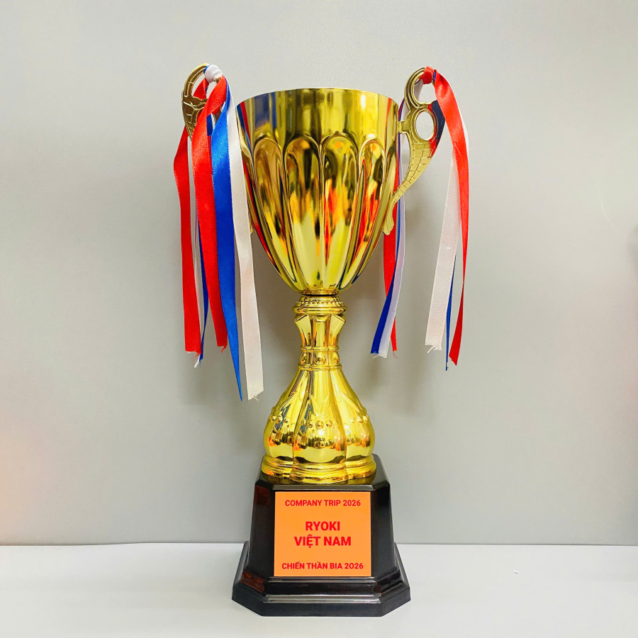 CUP TRAO GIẢI BÓNG ĐÁ
