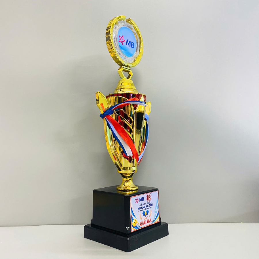 CUP TRAO GIẢI PICKLEBALL