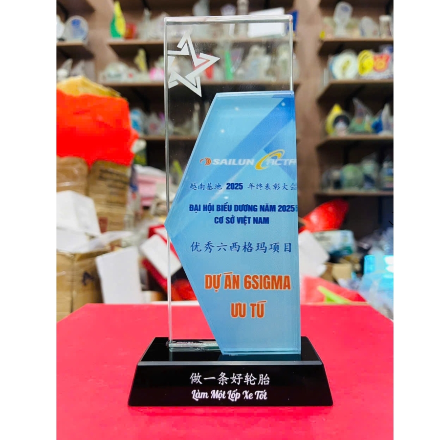 Cúp vinh danh dự án xuất sắc pha lê ngôi sao