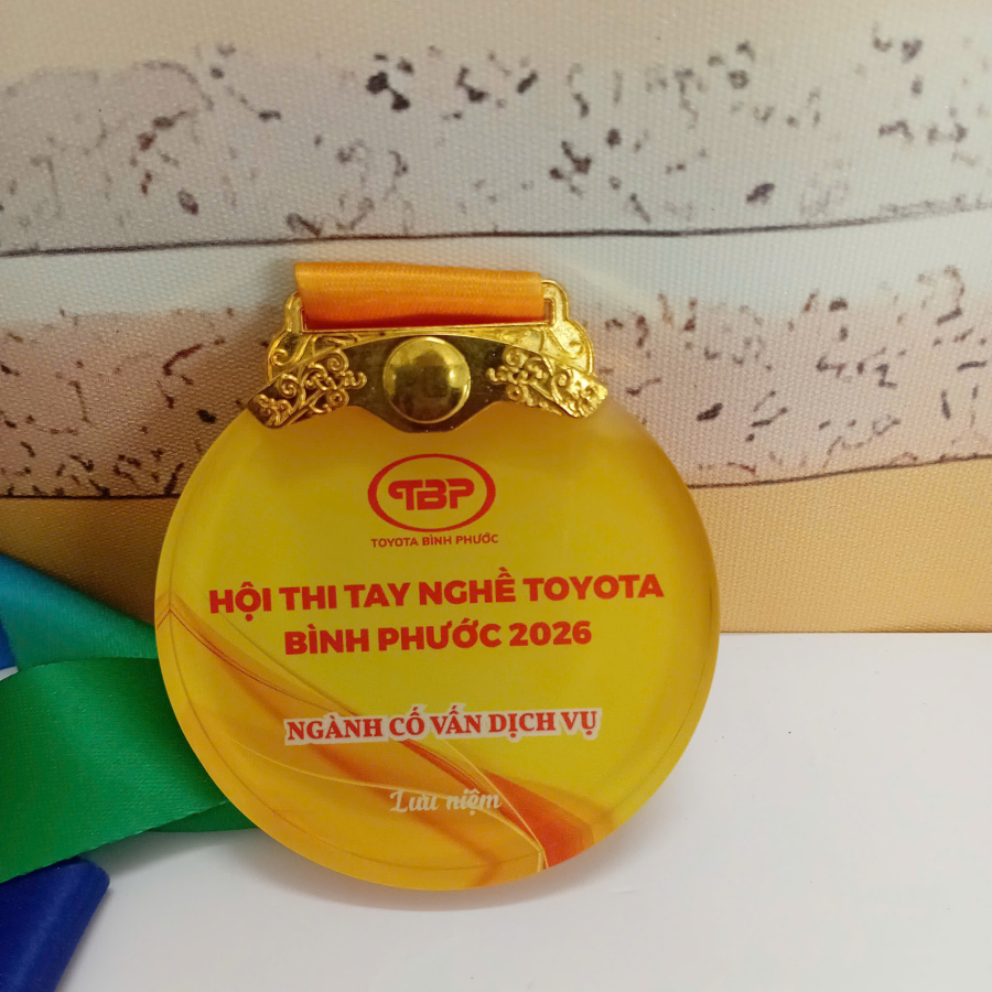 Huy chương pha lê Toyota Bình Phước