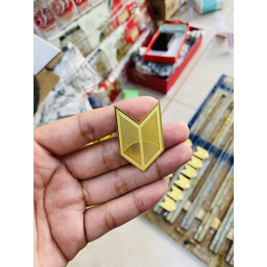  Huy Hiệu kim loại ăn mòn - Logo cài áo cắt theo hình mũi tên