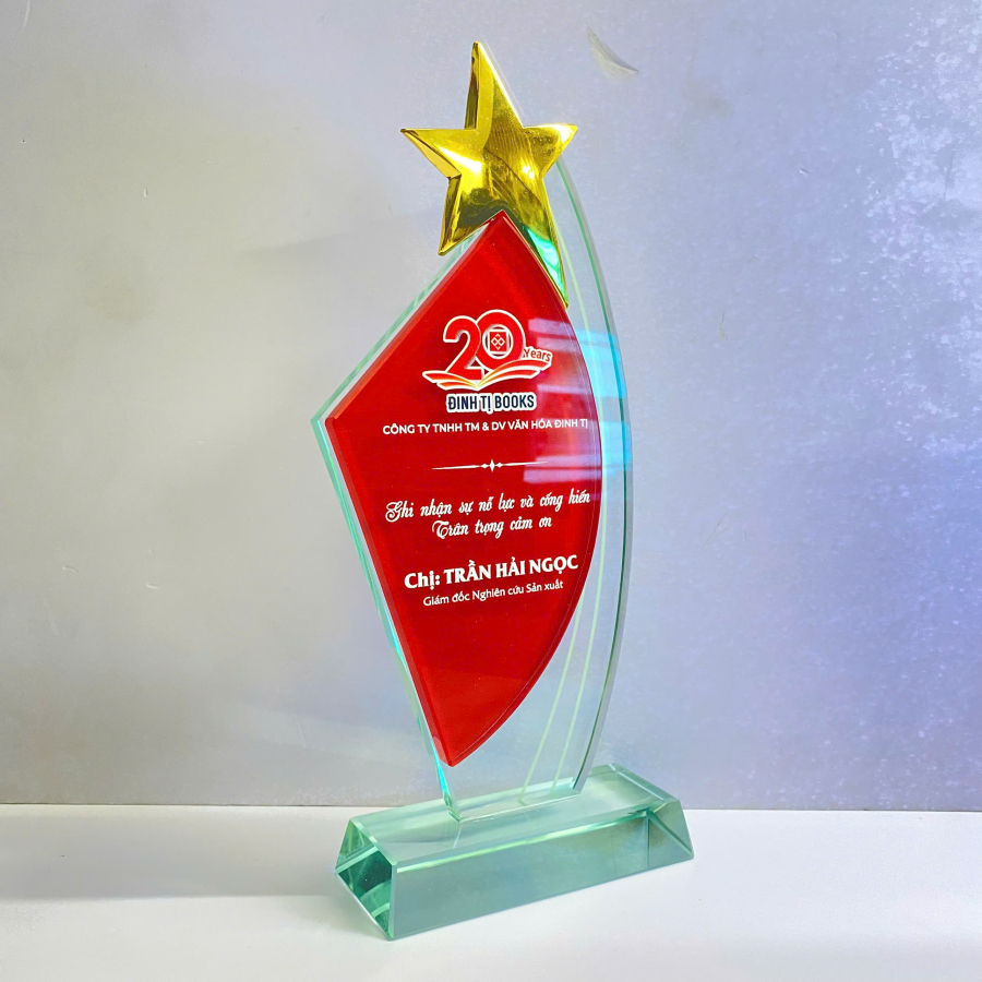 Kỷ niệm chương pha lê 2 lớp vinh danh 