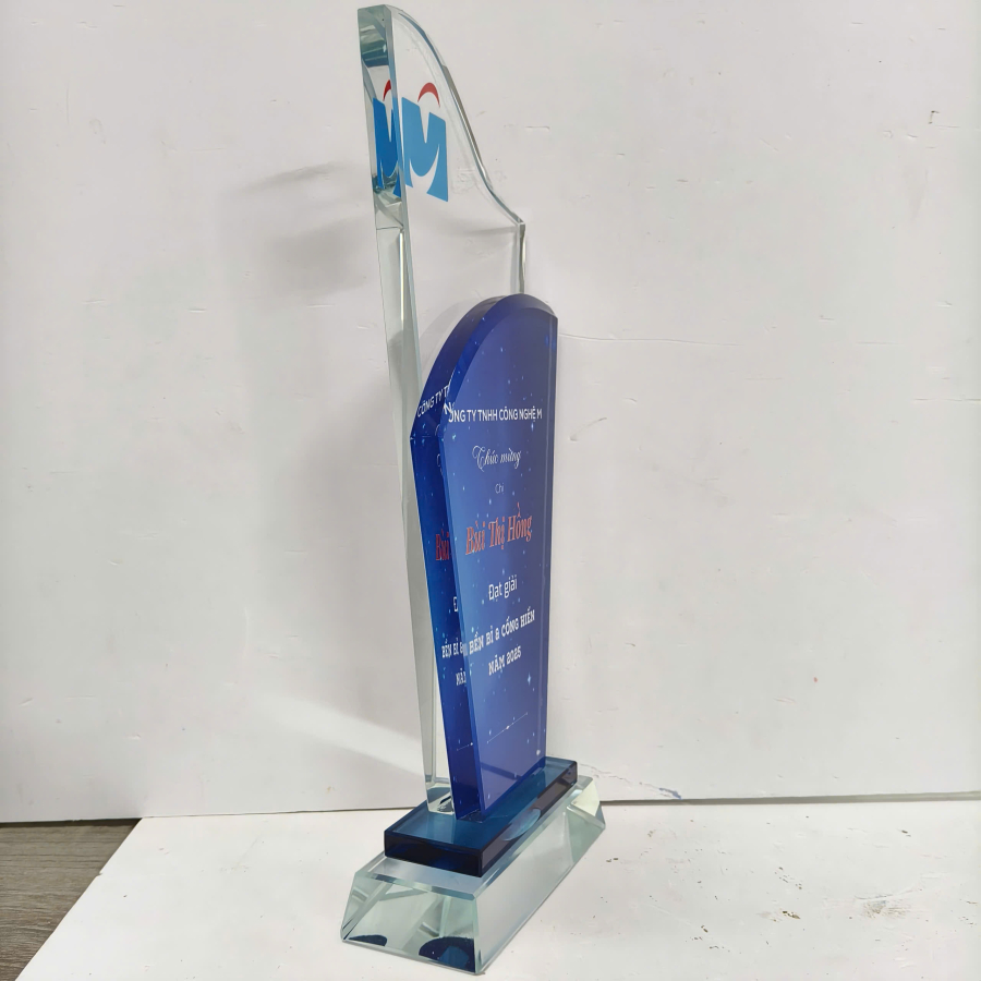 Kỷ niệm chương pha lê công nghệ M