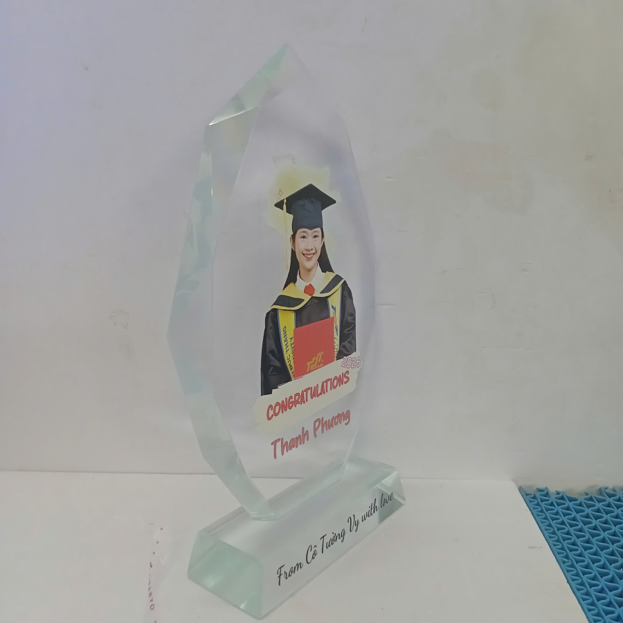 Kỷ niệm chương pha lê tốt nghiệp Kỷ niệm chương pha lê tốt nghiệp