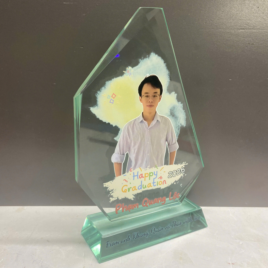 Kỷ niệm chương pha lê tốt nghiệp