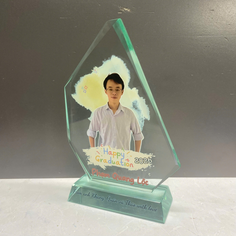 Kỷ niệm chương pha lê tốt nghiệp