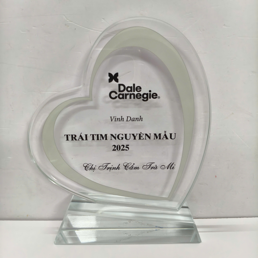 Kỷ niệm chương pha lê trái tim 2025