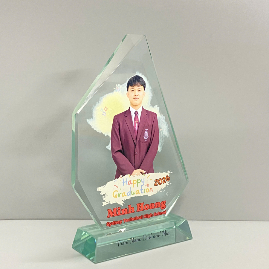 Kỷ niệm chương thủy tinh tốt nghiệp 