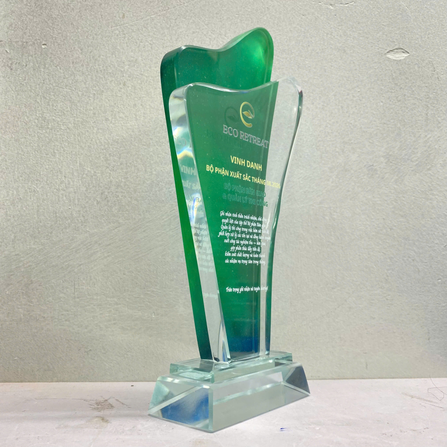 Kỷ niệm chương vinh danh nhân viên xuất sắc Kỷ niệm chương vinh danh nhân viên xuất sắc