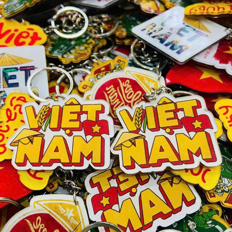 Móc khóa - móc khóa nhựa in phủ keo chữ VIỆT NAM Móc khóa - móc khóa nhựa in phủ keo chữ VIỆT NAM