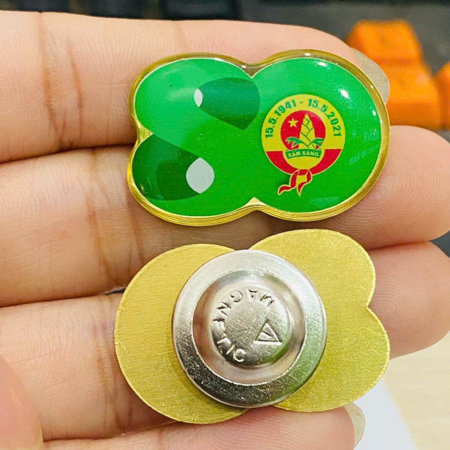 pins cài áo - logo cài áo - huy hiệu kim loại in phủ keo 80 năm