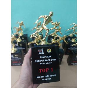 CÚP PHA LÊ ĐEN - HÌNH NGƯỜI CHẠY BỘ 