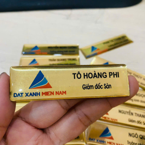Bảng tên cài áo đồng phục công ty