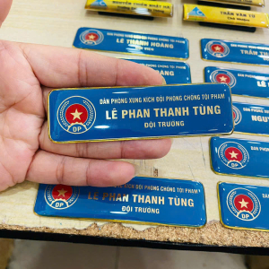 Bảng tên cài áo theo yêu cầu