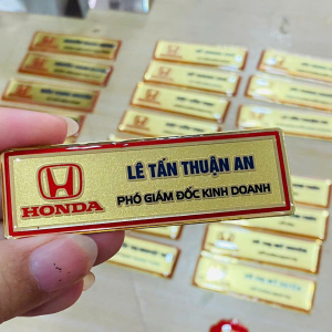 Bảng tên cài áo thiết kế riêng