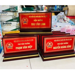 BẢNG TÊN ĐỂ BÀN LÀM VIỆC 