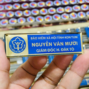 Bảng tên nhân viên cài áo