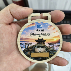 Huy chương gỗ thiết kế riêng