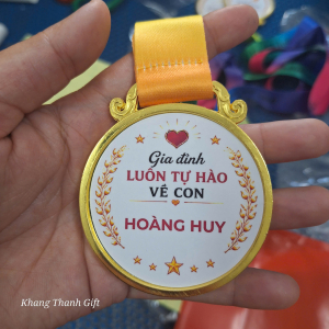 Huy chương khen thưởng con