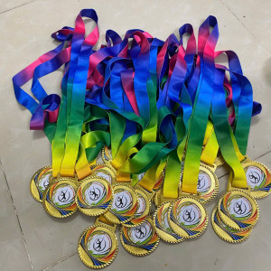 Huy chương kim loại tennis