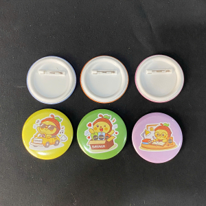 Huy hiệu cài áo dễ thương