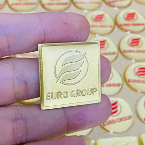  Huy Hiệu kim loại ăn mòn - Logo cài áo vuông