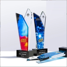 Kinh Nghiệm Mua Kỷ Niệm Chương Pha Lê Lẻ Giá Tốt Tại Sài Gòn