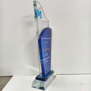 Kỷ niệm chương pha lê công nghệ M