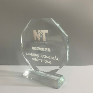 Kỷ niệm chương pha lê khắc logo