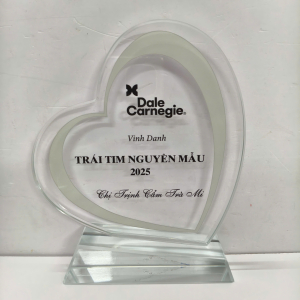 Kỷ niệm chương pha lê trái tim 2025