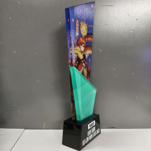 Kỷ niệm chương pha lê vinh danh game võ lâm minh chủ