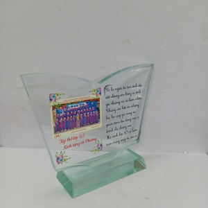Kỷ niệm chương thủy tinh kính tặng cô giáo 