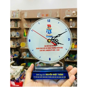 Kỷ niệm chương thủy tinh pha lê hình đồng hồ cao cấp vinh danh Đại hội Đại biểu