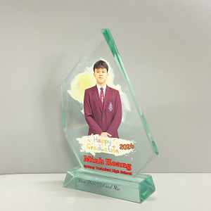 Kỷ niệm chương thủy tinh tốt nghiệp 