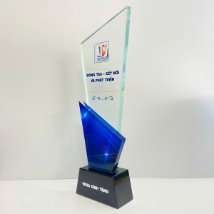 Kỷ niệm chương thủy tinh vinh danh