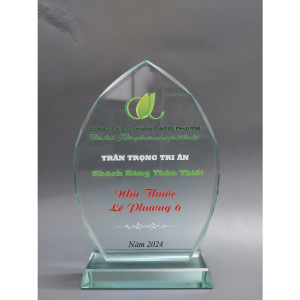 Kỷ niệm chương tri ân nhà thuốc Paris Pharma